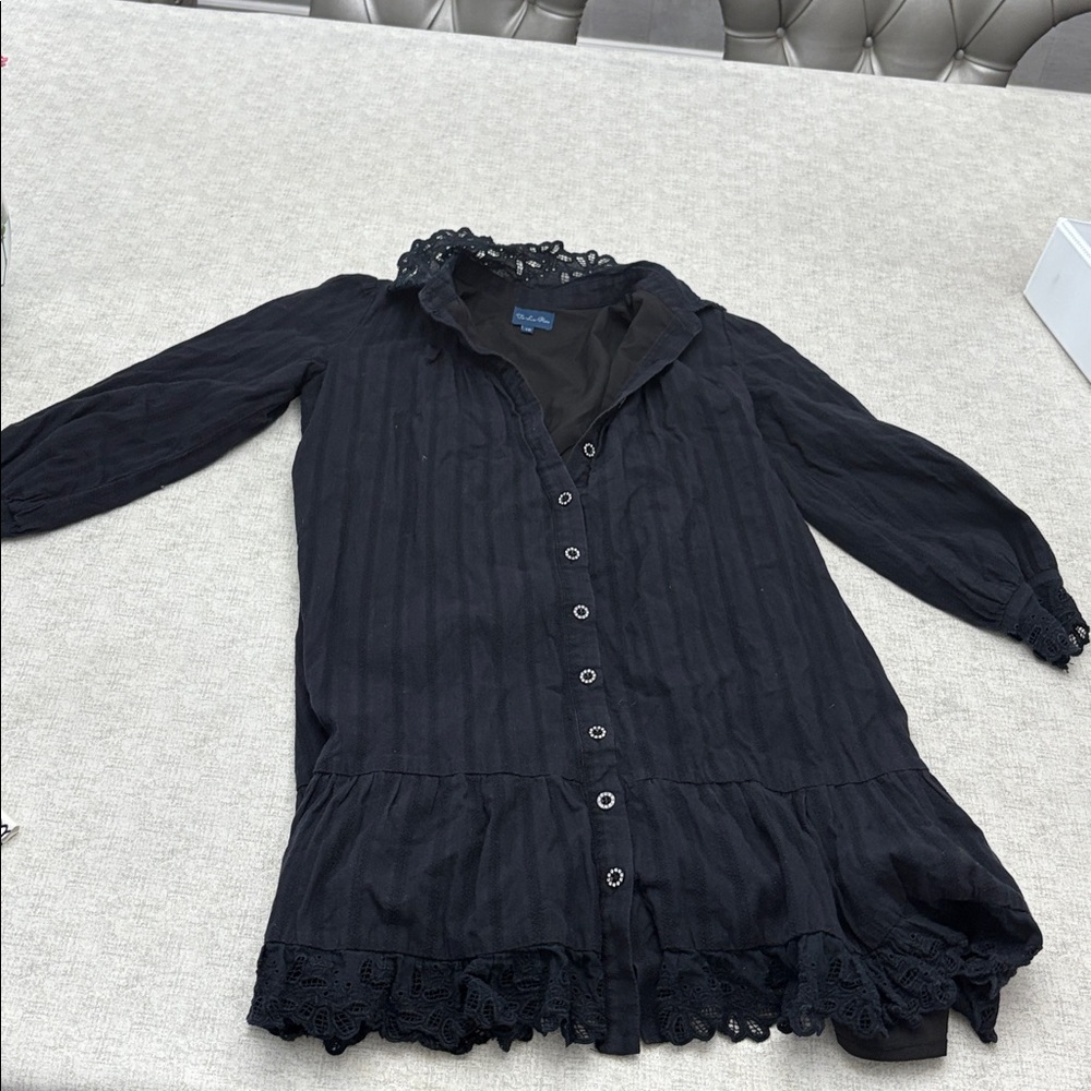 Chic Black Lace Trim Blouse